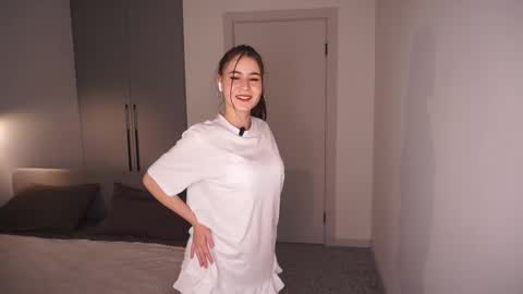 Snapshot of _lunar_kiss_ chatting on 02.20.26 Luna online show from 02.20.26