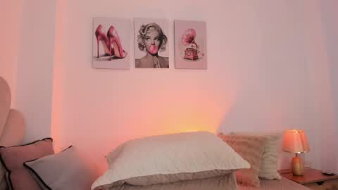 Snapshot of _luuciana_ chatting on 05.01.26 _luuciana_ online show from 05.01.26