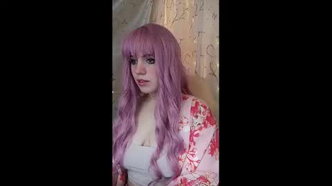 Snapshot of _marcelline_ chatting on 01.04.25 Kira online show from 01.04.25