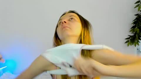 Snapshot of _mari_so chatting on 03.03.26 Scarlett online show from 03.03.26