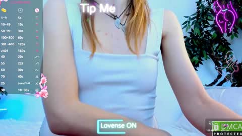 Snapshot of _mari_so chatting on 03.29.26 Scarlett online show from 03.29.26