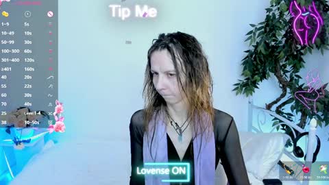 Snapshot of _mari_so chatting on 04.03.26 Scarlett online show from 04.03.26