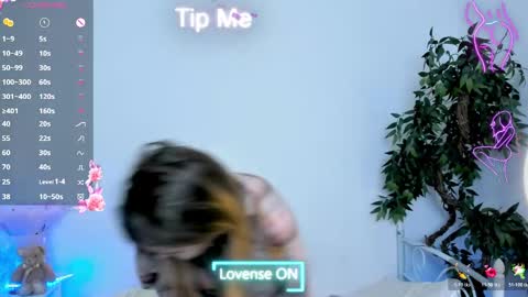 Snapshot of _mari_so chatting on 04.07.26 Scarlett online show from 04.07.26