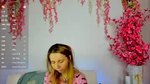 Snapshot of _mari_so chatting on 07.29.26 Scarlett online show from 07.29.26
