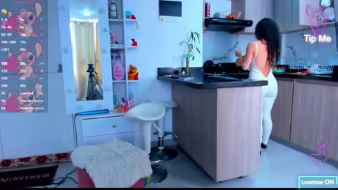 Snapshot of _maria_angel_ chatting on 10.16.25 Maria Angel online show from 10.16.25