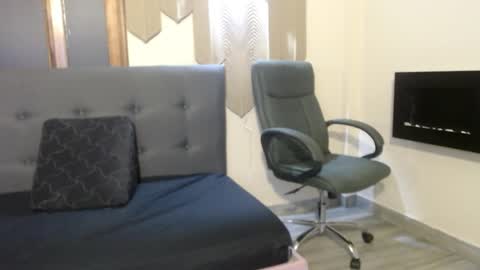Snapshot of _mave chatting on 05.19.26 Mave online show from 05.19.26