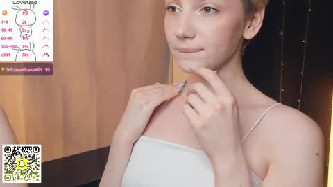 Snapshot of _medal_of_horny_ chatting on 06.05.26 Elva and Kate online show from 06.05.26