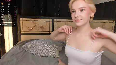 Snapshot of _medal_of_horny_ chatting on 07.29.26 Elva and Kate online show from 07.29.26
