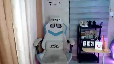 Snapshot of _mellyxxx chatting on 02.19.26 Melly online show from 02.19.26