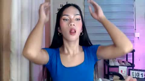 Snapshot of _mellyxxx chatting on 04.01.26 Melly online show from 04.01.26