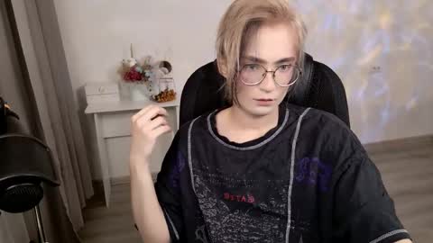 _meow_neko_ online show from 04.07.26