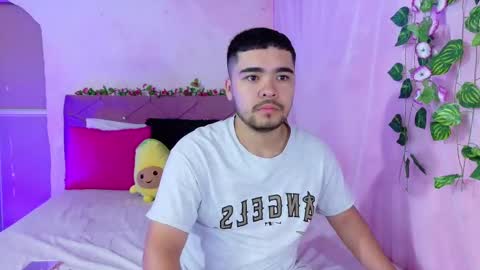  Mia y Mike  online show from 09.18.25