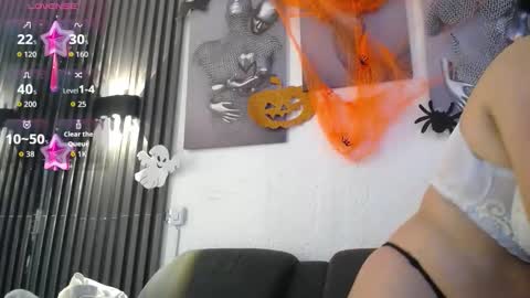  Mia  online show from 10.25.25