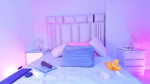 Mia  online show from 02.19.26