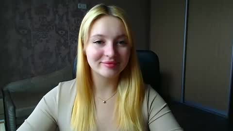 Snapshot of _mila_la_ chatting on 04.23.26 Melanie online show from 04.23.26