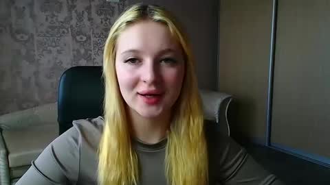 Snapshot of _mila_la_ chatting on 04.29.26 Melanie online show from 04.29.26