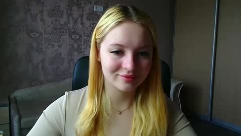 Snapshot of _mila_la_ chatting on 04.30.26 Melanie online show from 04.30.26