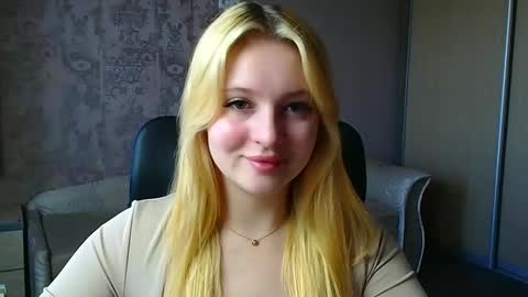 Snapshot of _mila_la_ chatting on 05.05.26 Melanie online show from 05.05.26