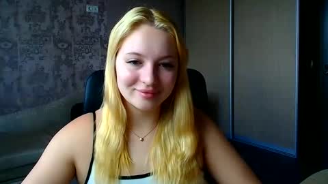 Snapshot of _mila_la_ chatting on 06.01.26 Melanie online show from 06.01.26