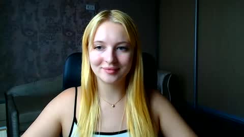 Snapshot of _mila_la_ chatting on 06.03.26 Melanie online show from 06.03.26