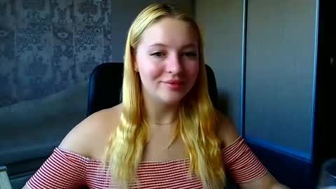 Snapshot of _mila_la_ chatting on 06.30.26 Melanie online show from 06.30.26