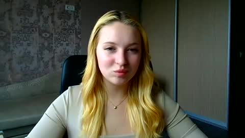 Snapshot of _mila_la_ chatting on 07.07.26 Melanie online show from 07.07.26