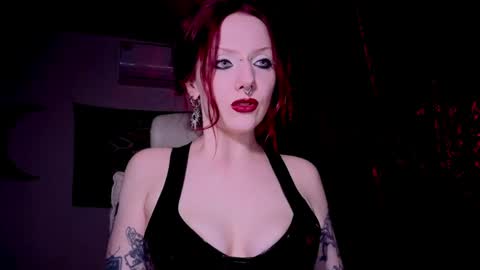 Snapshot of _misseva_ chatting on 05.18.26 Miss Eva. if anyone in NYK to fuck here is sissy sn - online show from 05.18.26
