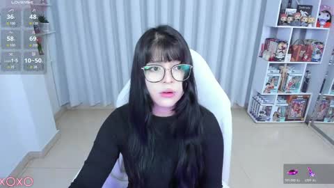 Hanna  Idependent Model   online show from 04.25.26