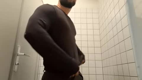 Snapshot of _misterniceguy chatting on 10.15.25 BENJI online show from 10.15.25