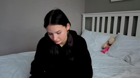 Snapshot of _mommy_casual_ chatting on 11.09.25 Karina online show from 11.09.25