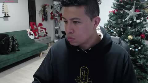 Snapshot of _mr_panda_ chatting on 12.05.25 Panda online show from 12.05.25