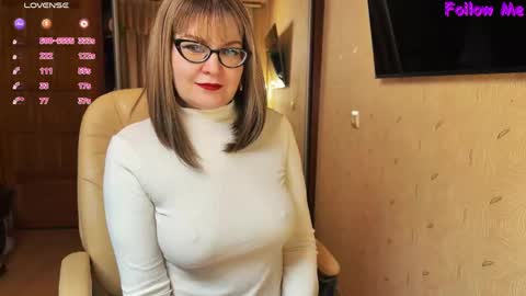 Snapshot of _natali_ chatting on 05.12.26 MagicWoman online show from 05.12.26