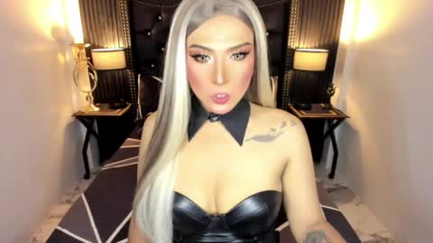 _natashacooper_ online show from 05.20.26