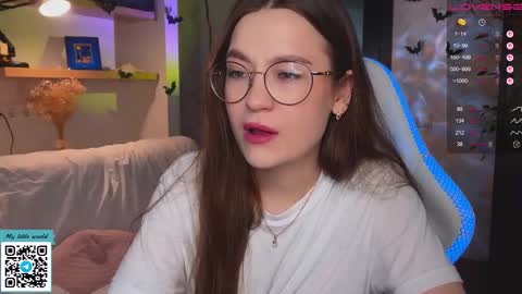 Mia with a big heart  online show from 11.12.25