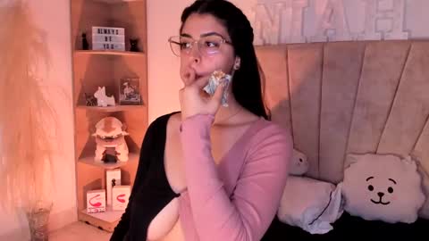 Niah  You can call me Ni or cutie haha online show from 03.05.25