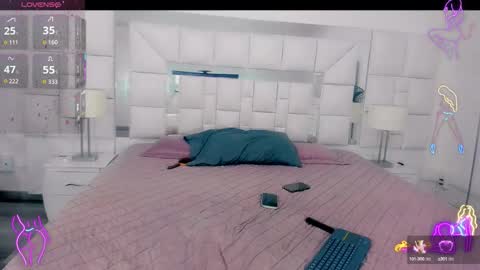 Nicky  Please help me with your thumbs up its importan online show from 09.15.25