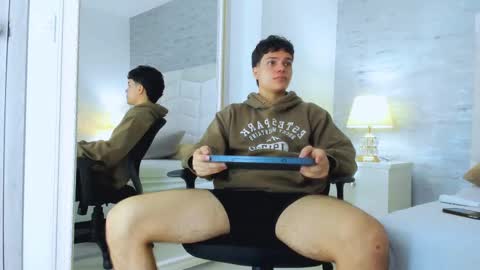 Noah Heyden online show from 01.21.25