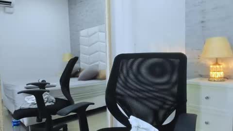 Noah Heyden online show from 01.24.25