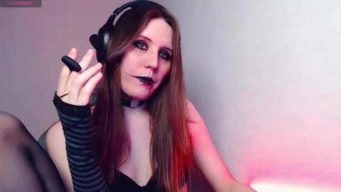 Snapshot of _nymphomaniac__ chatting on 02.11.25 Tracy online show from 02.11.25