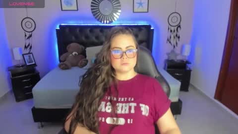 Olivia jones online show from 09.11.25