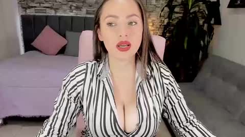 Mariana online show from 01.08.25