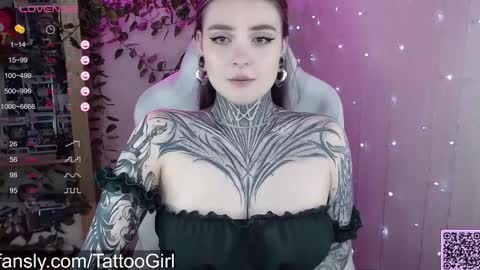 Snapshot of _peni_wise_ chatting on 02.15.25 _peni_wise_ online show from 02.15.25