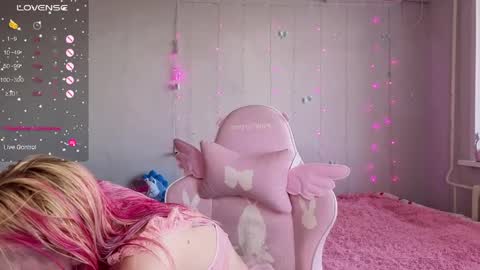 Ellie and Nika online show from 05.07.26