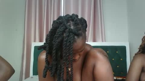 Snapshot of _pretty_savage chatting on 04.27.26 savage online show from 04.27.26