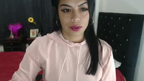 Snapshot of _q_u_e_e_n_1_3_ chatting on 10.31.25 QUEEN online show from 10.31.25