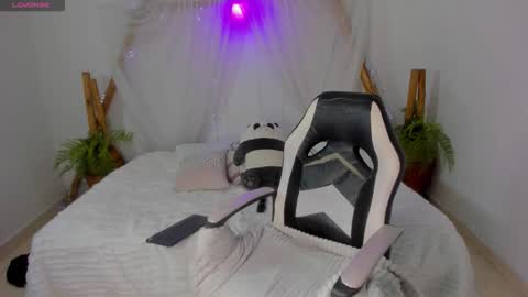 Moon online show from 12.22.25