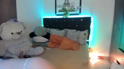Snapshot of _rosi_berlin_ chatting on 12.19.24 _rosi_berlin_ online show from 12.19.24