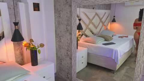 Snapshot of _saara_evans_ chatting on 10.02.25 Sara online show from 10.02.25