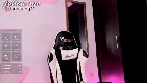 Snapshot of _sara_hernandez chatting on 02.13.25 Sara intagram online show from 02.13.25