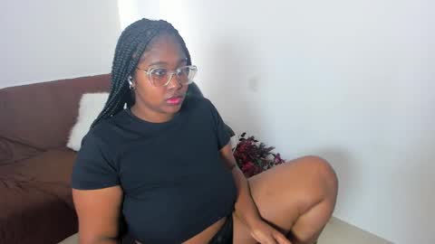 Snapshot of _sarah_banks chatting on 02.17.25 Ms. JONES online show from 02.17.25